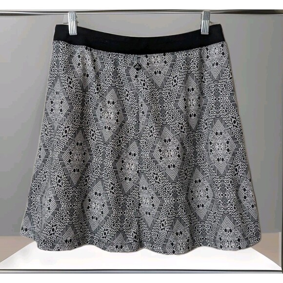 PrAna A Line Mini Skirt Black & White Design Women's Size Medium - Picture 2 of 4